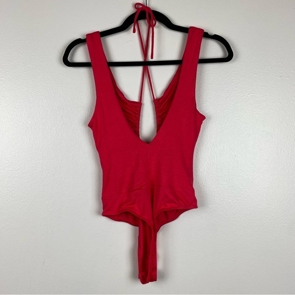 Lulu's Nights Like These Keyhole Cutout Red Sleeveless Halter Bodysuit Size XS - Picture 5 of 9